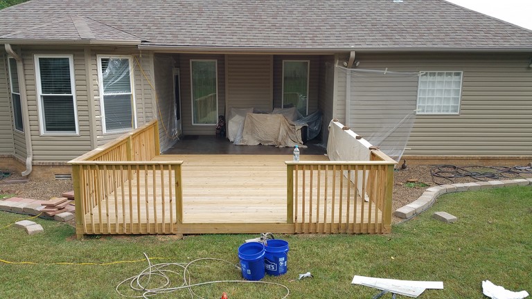 Custom deck fayetteville Contractor
